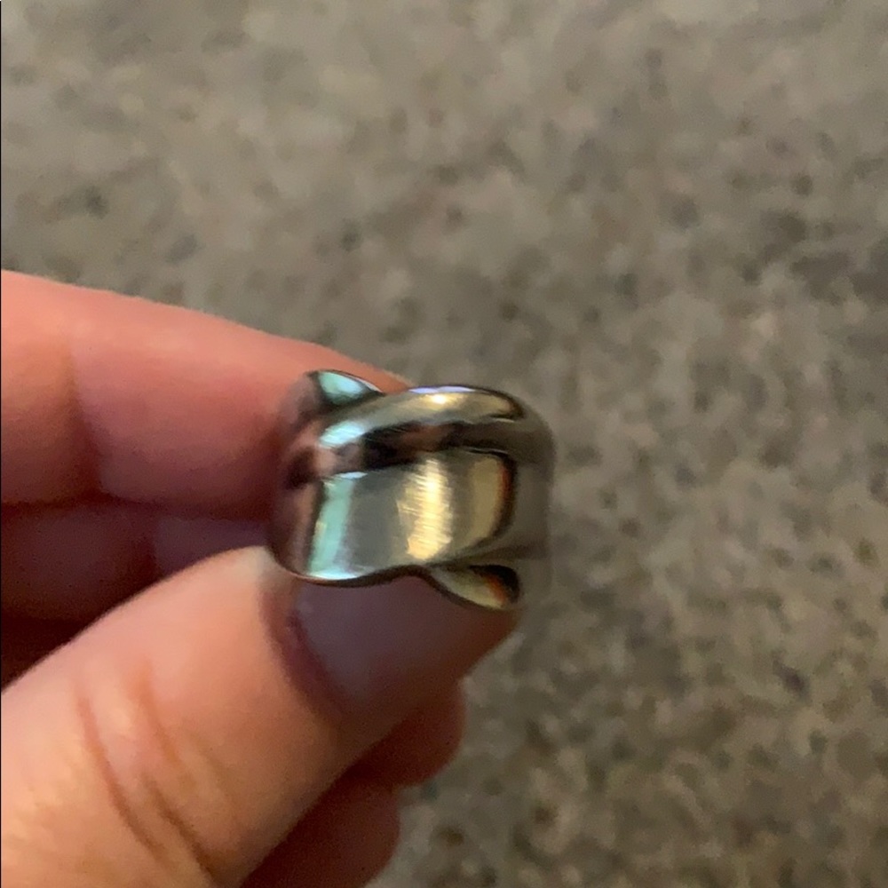 Silver ring - Picture 2 of 2